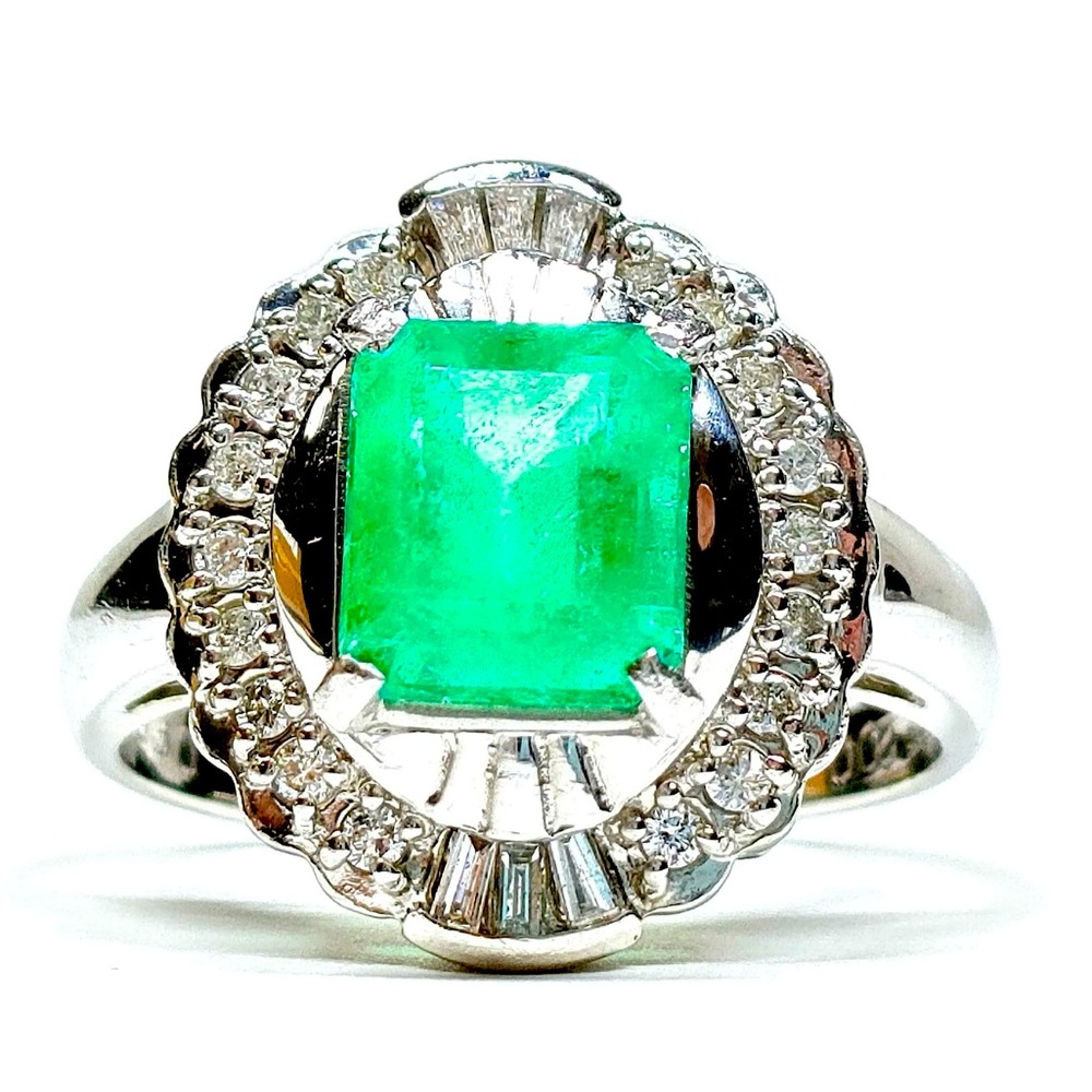 Jewelry Ring   Emerald 2ct Platinum